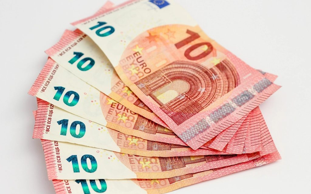 Billets de 10 euros disposés en éventail